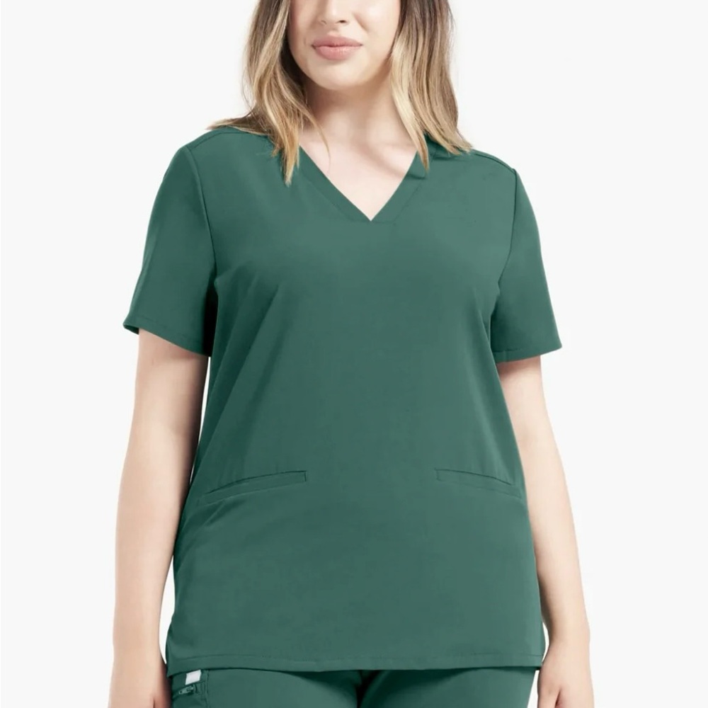 Women's V-Neck Short Sleeve Top in Hunter Green